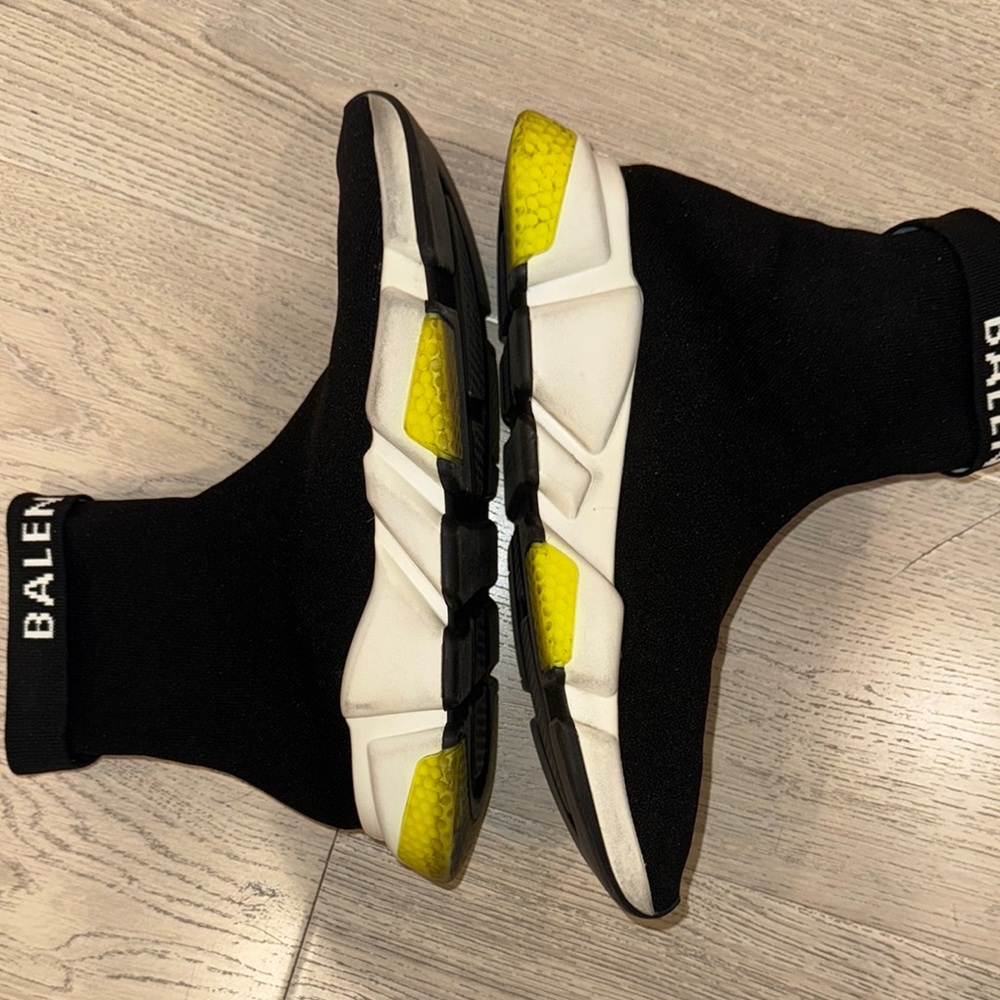 Balenciaga Black and White Sock Sneakers - Picture 4 of 7